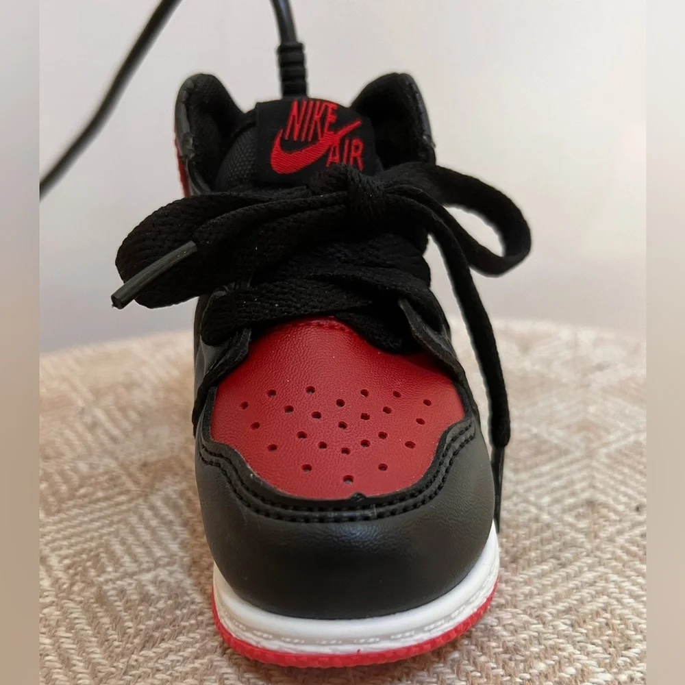 NIKE AIR: Keychain/Charger